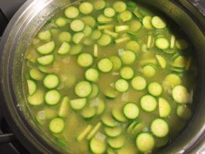 risotto ai fiori di zucchine gourmama tostatura riso e aggiunta brodo