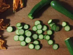 risotto ai fiori di zucchine gourmama taglio zucchine
