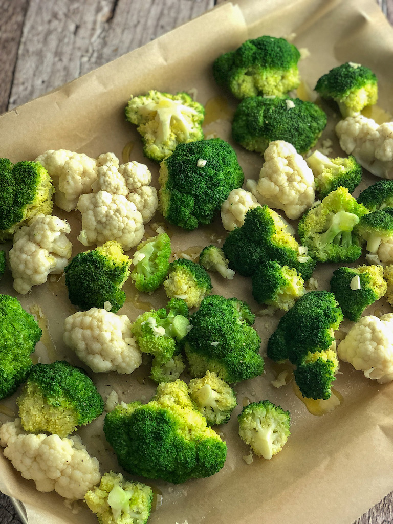 crumble alle nocciole con cavolfiore broccoli e formaggio di capra preparazione_2