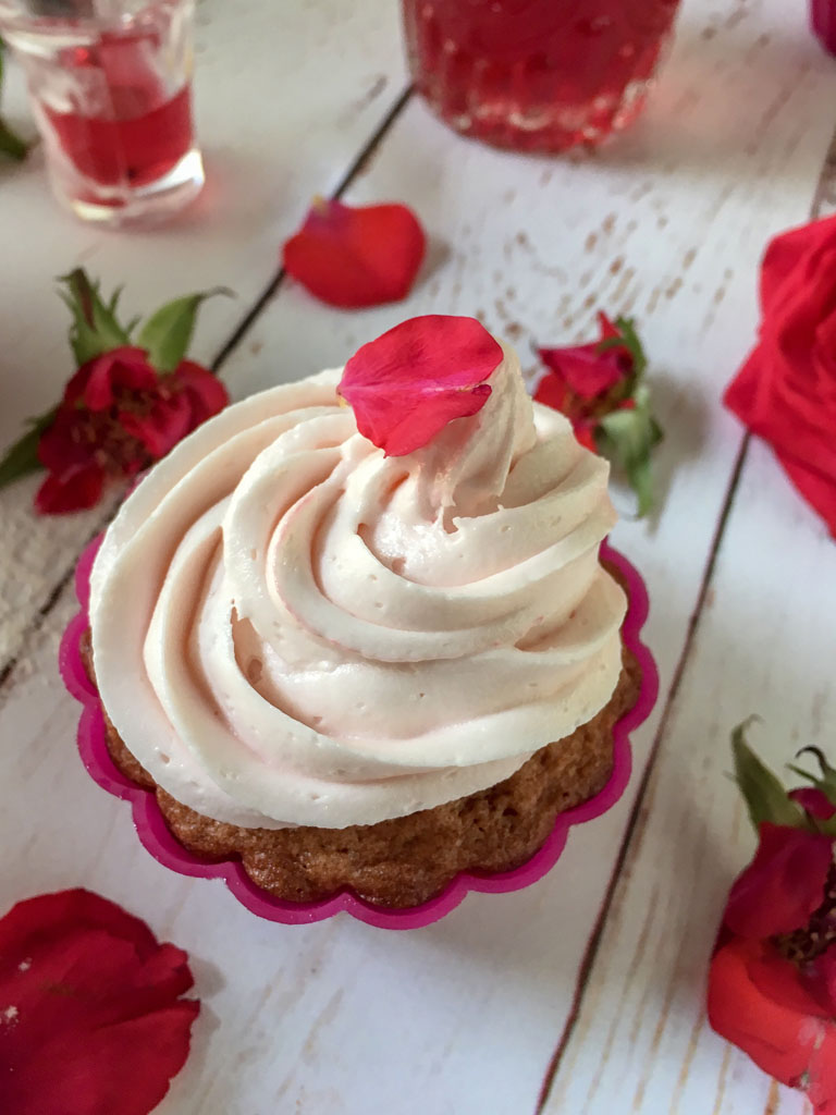 mini cupcakes alla rosa di urvashi roe presentazione dettaglio