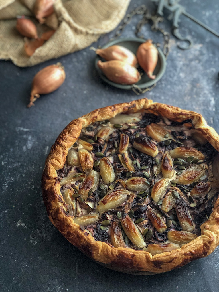 torta salata con radicchio rosso di Treviso e scalogno presentazione_1